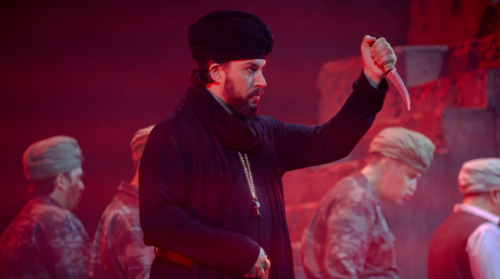 Scenă din spectacolul Lakmé de Léo Delibes la Opera Națională București, în regia lui Andrei Șerban